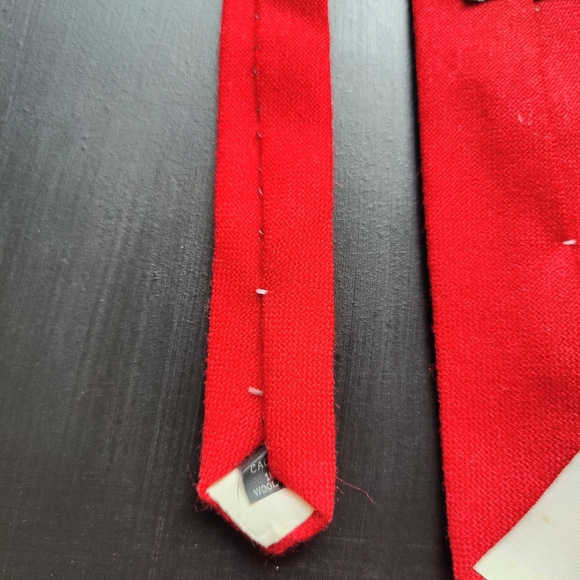 Red ♥️ 🍒 | vintage wool tie | Tip Top's Club International - Picture 10 of 10